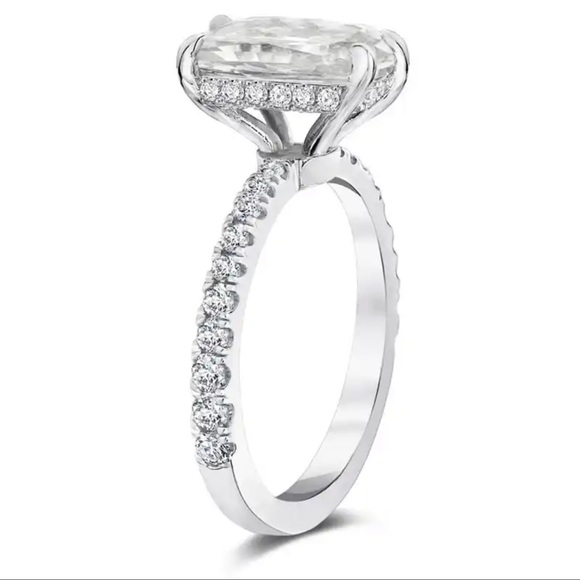 Super sparkly radiant cut 4 carat engagement halo wedding ring - Picture 3 of 6